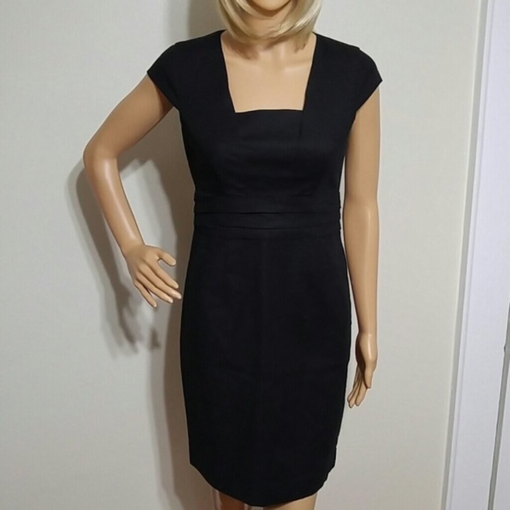 Banana Republic little black sheath dress size 0P